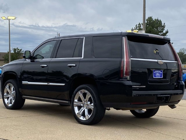 Used 2016 Cadillac Escalade Platinum AWD/4WD image 5
