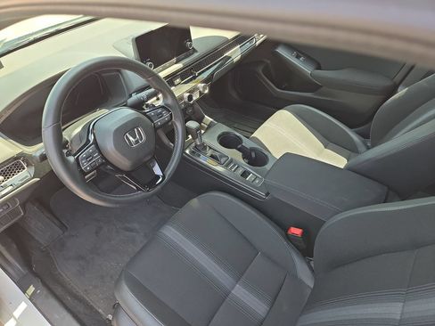 Used 2025 Honda Civic Sport image 25