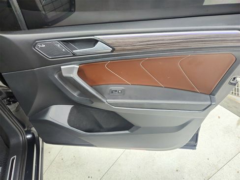 Used 2024 Volkswagen Tiguan SEL R-Line image 43