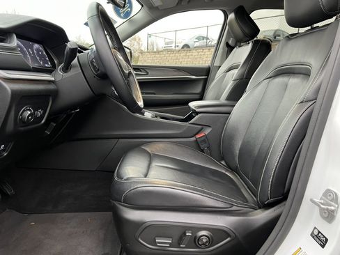 Used 2022 Jeep Grand Cherokee L Limited image 4