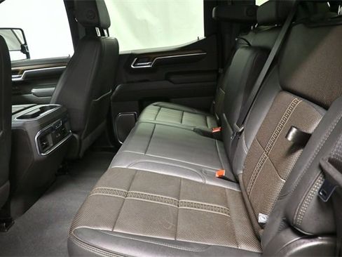 Used 2024 Chevrolet Silverado 1500 High Country w/ High Country Premium Package image 13