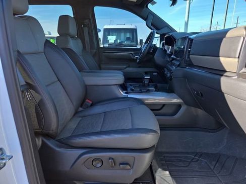 Used 2023 Chevrolet Silverado 1500 ZR2 w/ Technology Package image 16