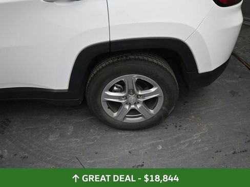 Used 2024 Jeep Compass Latitude image 18