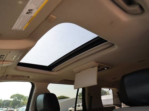Used 2020 Chevrolet Tahoe Premier RWD image 26