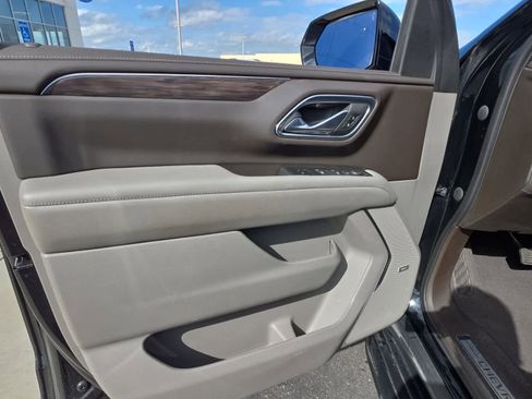 Used 2023 Chevrolet Suburban LT AWD/4WD image 11