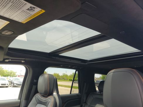 Certified 2024 Lincoln Navigator Black Label AWD/4WD image 11