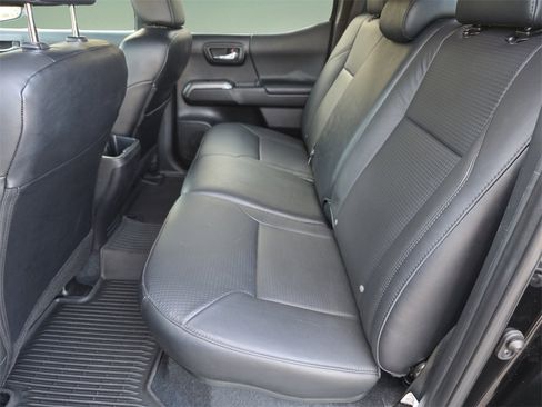 Used 2023 Toyota Tacoma Limited image 15