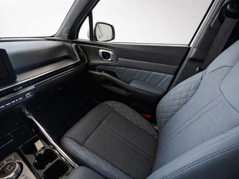 Certified 2025 Kia Sorento SX Prestige AWD/4WD image 29
