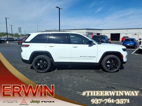 New 2025 Jeep Grand Cherokee Limited w/ Black Appearance Package image 2