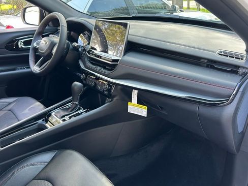 New 2026 Jeep Compass Trailhawk image 32