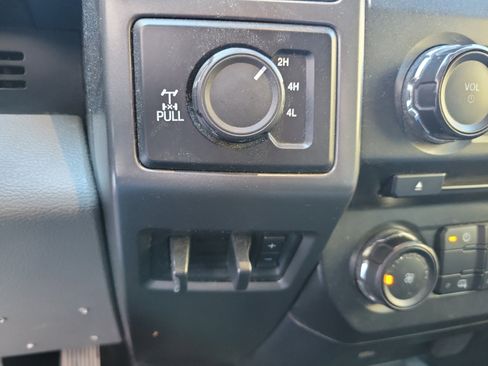 Used 2017 Ford F250 XLT w/ XLT Value Package image 24