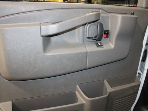 Used 2025 Chevrolet Express 3500 LT w/ LT Preferred Equipment Group RWD image 22