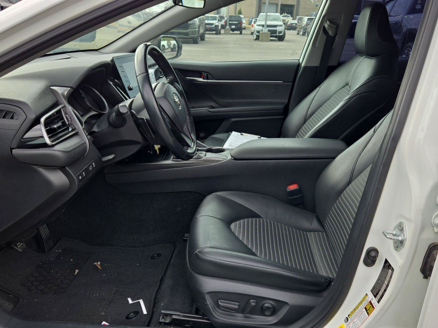Used 2021 Toyota Camry SE w/ Carpet Mat Package (TMS) FWD image 15