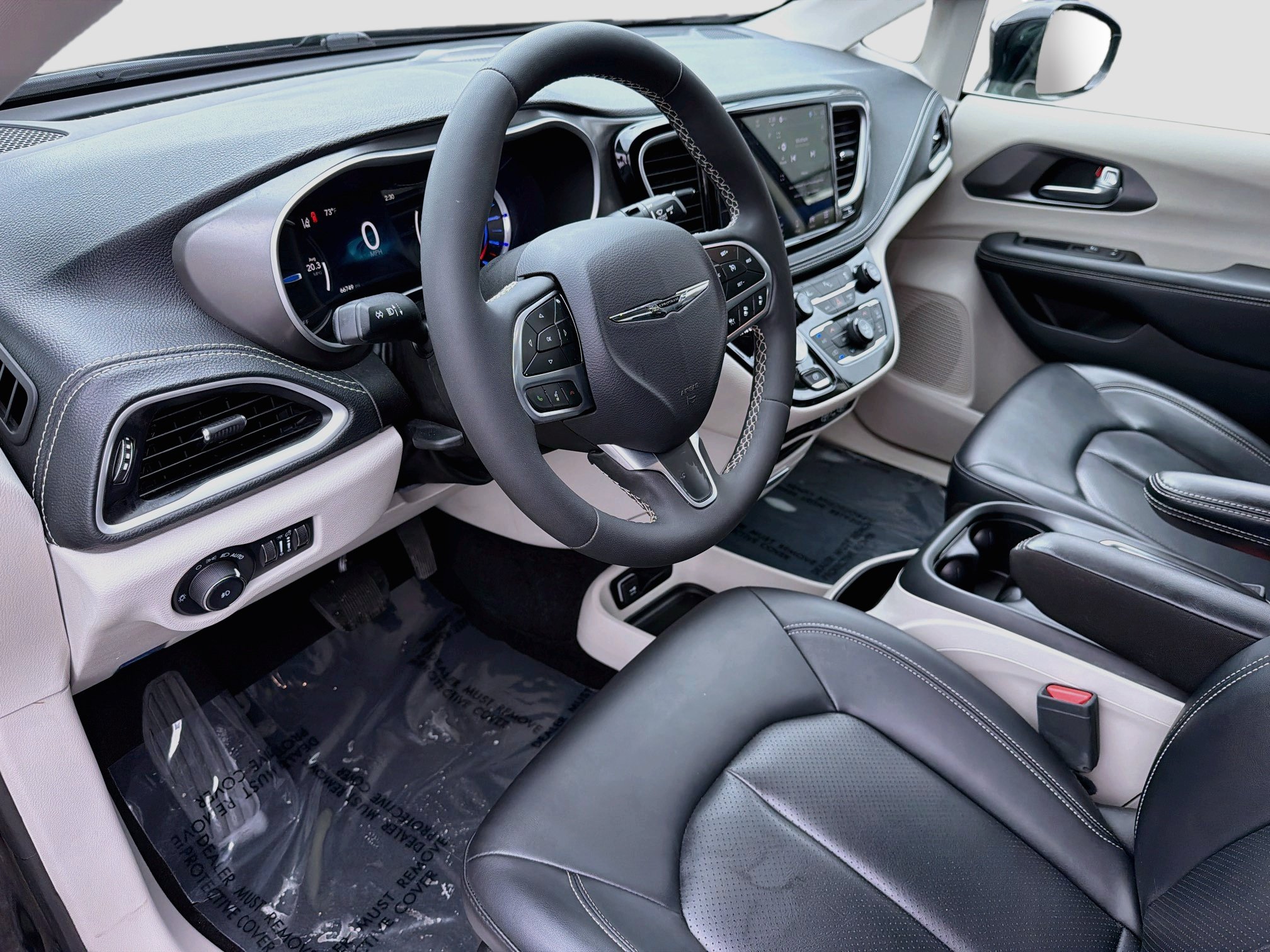 Used 2024 Chrysler Pacifica Limited FWD image 25