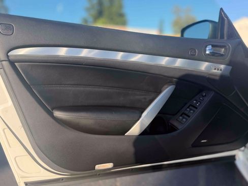 Used 2014 INFINITI Q60 Convertible w/ Premium Package RWD image 18