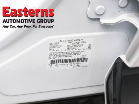 Used 2020 Ford Edge SE image 34