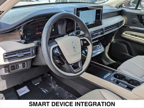 New 2025 Lincoln Corsair Reserve image 8