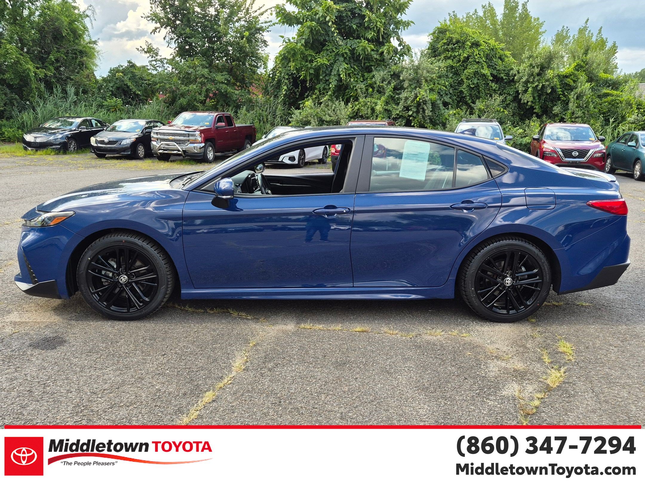 Certified 2025 Toyota Camry SE FWD image 6