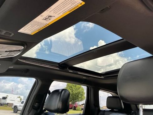 Used 2017 Jeep Grand Cherokee Limited w/ Luxury Group II AWD/4WD image 31