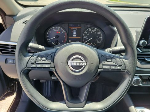 Certified 2025 Nissan Altima 2.5 S FWD image 19