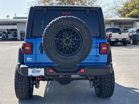 Used 2025 Jeep Wrangler Unlimited Rubicon AWD/4WD image 19