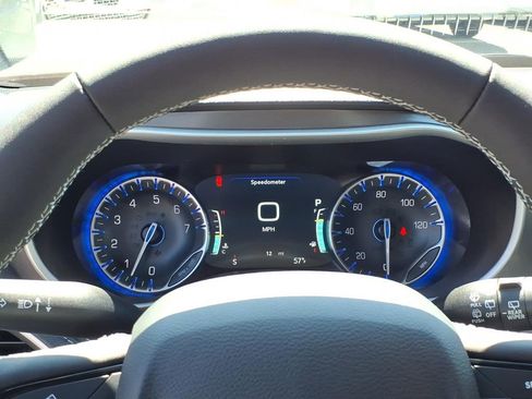 New 2026 Chrysler Pacifica Select image 16