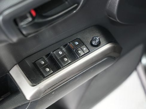 Used 2022 Toyota Tacoma SR5 w/ Technology Package RWD image 37