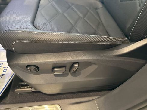 New 2026 Volkswagen Atlas Cross Sport SE image 18