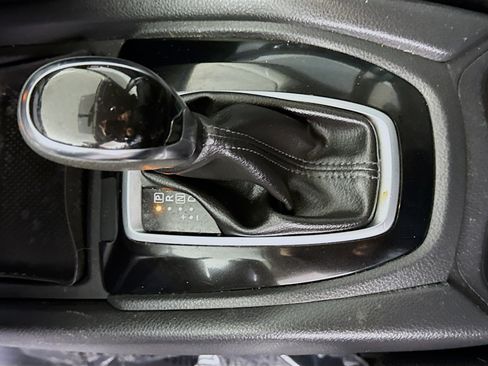 Used 2018 Nissan Rogue S image 20