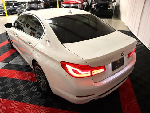 Used 2019 BMW 530e w/ Convenience Package image 8