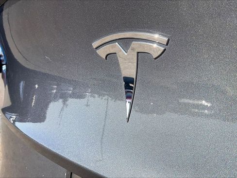 Used 2023 Tesla Model Y Performance image 6