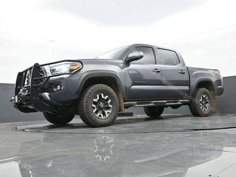 Used 2023 Toyota Tacoma TRD Off-Road w/ TRD Premium Off Road Package AWD/4WD image 12