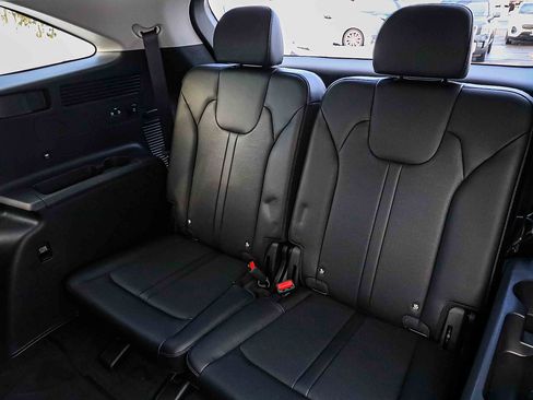 Certified 2025 Kia Sorento S image 22