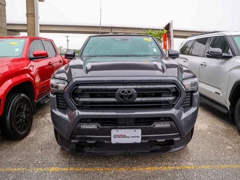 Used 2025 Toyota Tacoma SR5 RWD image 4