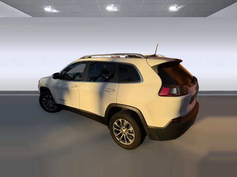 Used 2019 Jeep Cherokee Latitude Plus image 3
