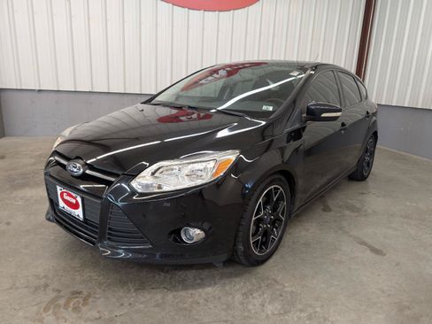Used 2014 Ford Focus SE w/ Equipment Group 201A FWD image 9