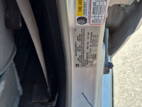Used 2011 Chevrolet Colorado LT RWD image 27