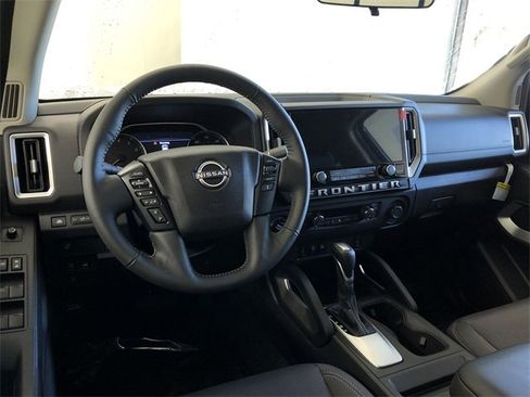 Certified 2025 Nissan Frontier SV w/ SV Convenience Package image 17