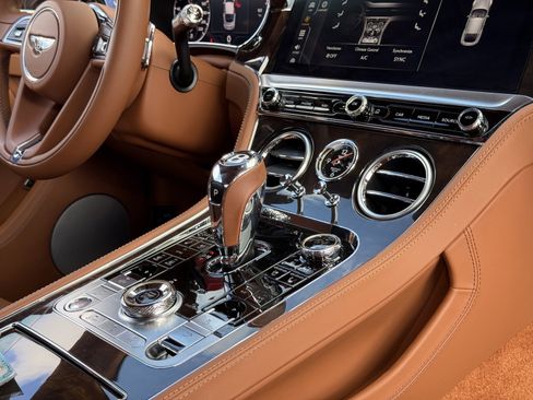 Used 2020 Bentley Continental GT image 18