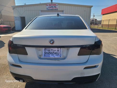 Used 2014 BMW 750Li xDrive image 11