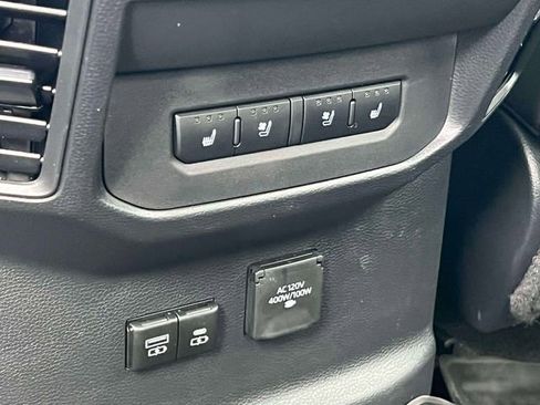 Used 2024 Toyota Tundra Platinum image 17