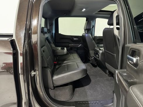 Used 2019 Chevrolet Silverado 1500 LTZ w/ LTZ Convenience Package AWD/4WD image 23