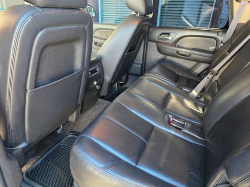 Used 2014 Chevrolet Tahoe LT RWD image 19