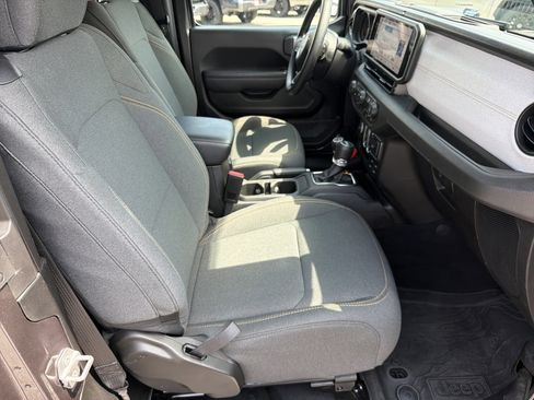 Used 2025 Jeep Wrangler Sport AWD/4WD image 23