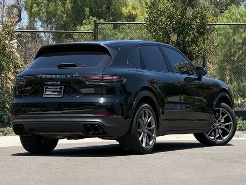 Certified 2023 Porsche Cayenne S AWD/4WD image 7