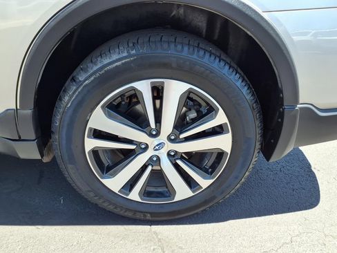 Used 2018 Subaru Outback 3.6R Limited AWD/4WD image 15