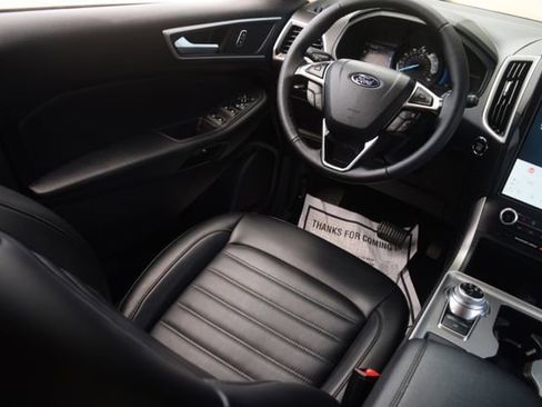 Used 2024 Ford Edge SEL w/ Convenience Package AWD/4WD image 2