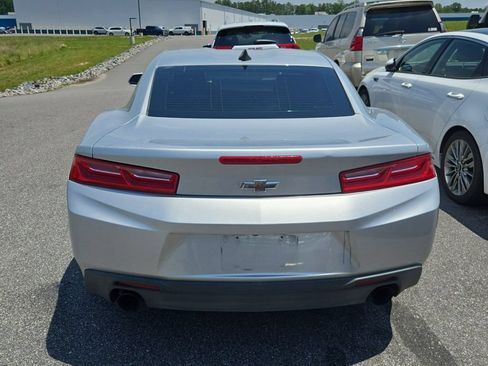 Used 2016 Chevrolet Camaro LT RWD image 3