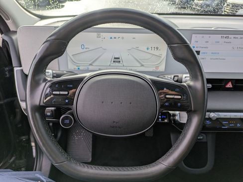 Used 2023 Hyundai Ioniq 5 Limited image 18