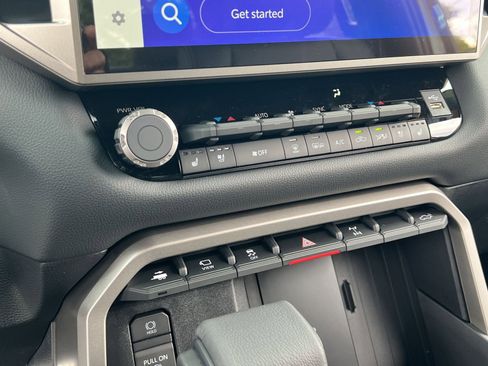 New 2026 Toyota Tundra Limited AWD/4WD image 17